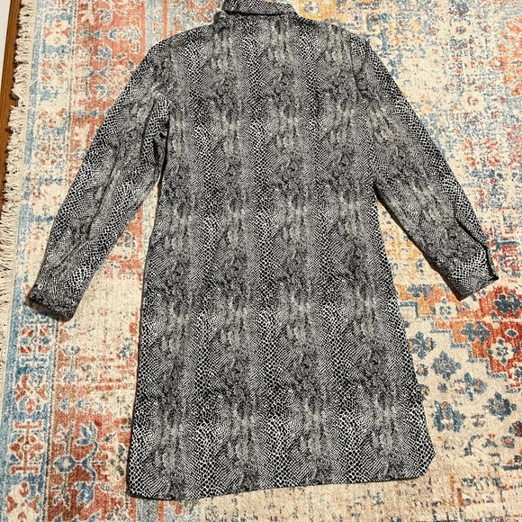 Vintage silky snakeskin print shirtdress long sleeved mother of pearl buttons - Picture 8 of 10
